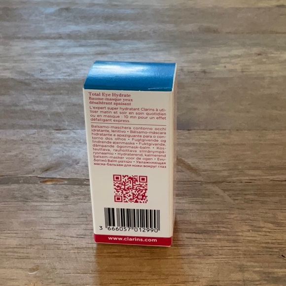 Brand New, Clarins - Picture 7 of 9